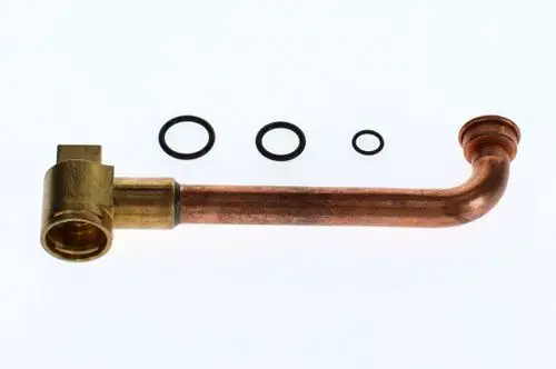 Kupferrohr mit einer gebogenen Form und einem Anschluss, dazu drei schwarze O-Ringe. Geeignet für Warmwasseranwendungen von Bosch.